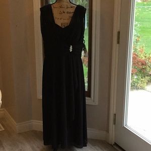NWT S. L. Fashion Beautiful Black Formal Dress